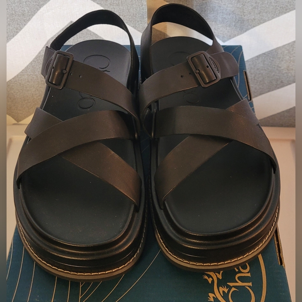 Chaco TOWNES Black leather sandal womens size 7 EUC
